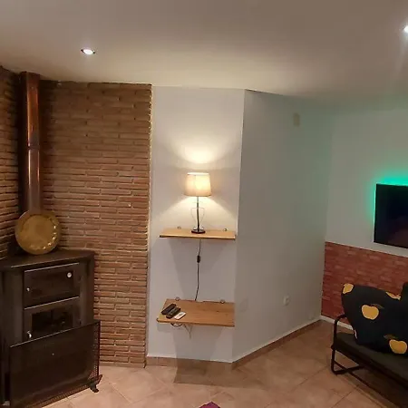 Country Sun Apartment *